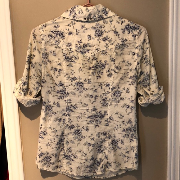 Guess Blouse - Picture 3 of 3
